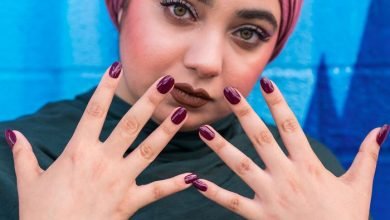 هل يجوز الصلاة بالمناكير الحلال