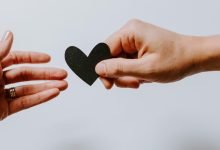 ما نتيجة مقابلة السيئة بالاحسان؟
