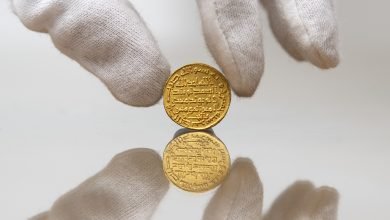 ما هي اول عملة في تاريخ الدولة الاسلامية