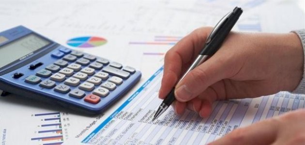 تنوعت جداول البيانات بشكل كبير في هذا العصر الحديث، بفعل تطور التكنولوجيا، حيث كان يوجد قبل التطور الكبير في الحاسب الآلي جدول بيانات يدوية، و