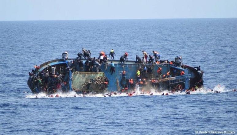 شاهد فيديو غرق قارب مهاجرين قبالة سواحل سوريا