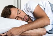 تفسير رؤية الميت في المنام حي يتكلم معك للمتزوجة