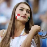 شاهد: المشجعة الكرواتية الشهيرة إيفانا نول في استاد البيت خلال مباراة المغرب وكرواتيا