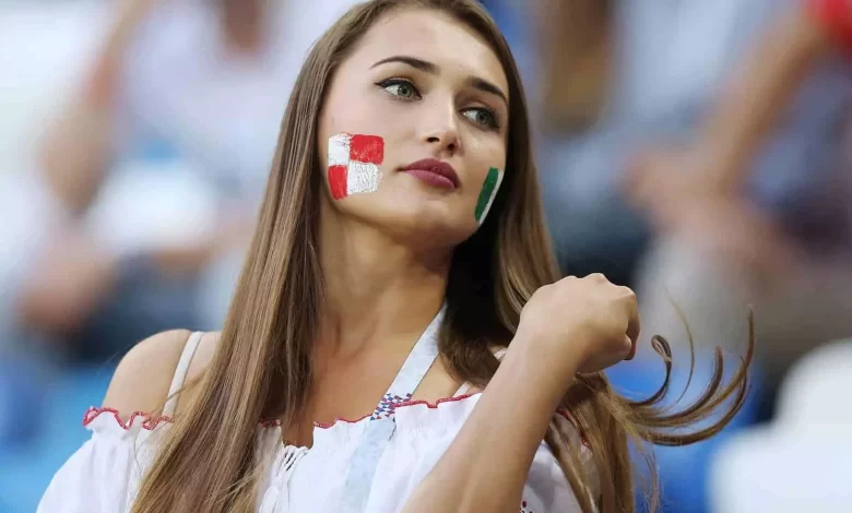 شاهد: المشجعة الكرواتية الشهيرة إيفانا نول في استاد البيت خلال مباراة المغرب وكرواتيا