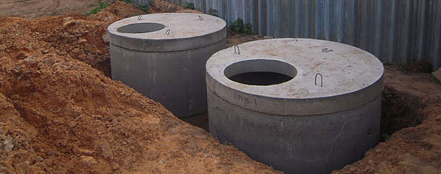 حفر خزانات مياه الصرف الصحي بجوار خزانات مياه الشرب