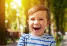 من القائل واعطي نصف عمري للذي يجعل طفلا باكيا يضحك